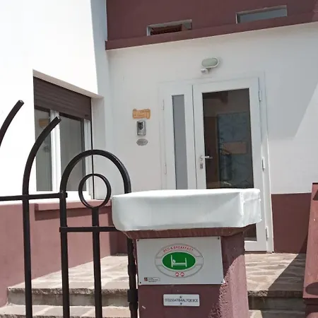 Ai Carpini לינה וארוחת בוקר 3*